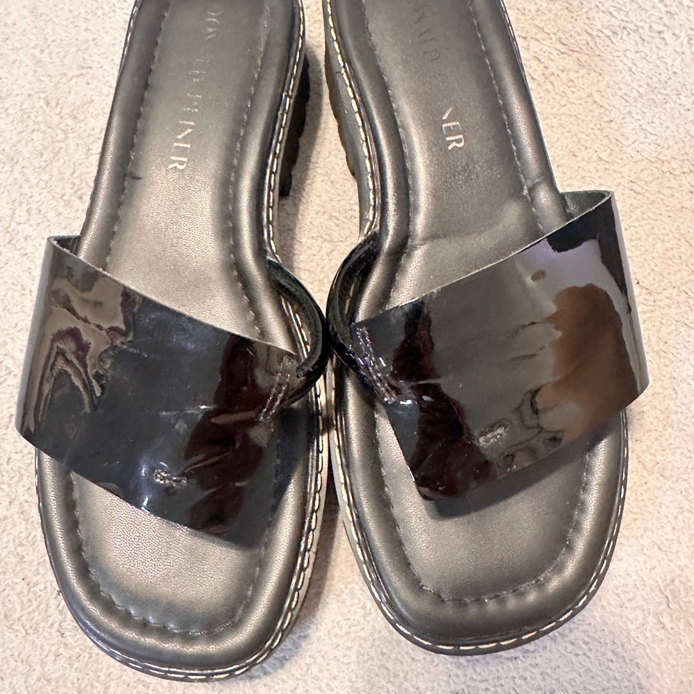 Donald J. Pliner Y2K inspired Black Patent Slide Sandals stack heel Size 6 - Picture 3 of 5